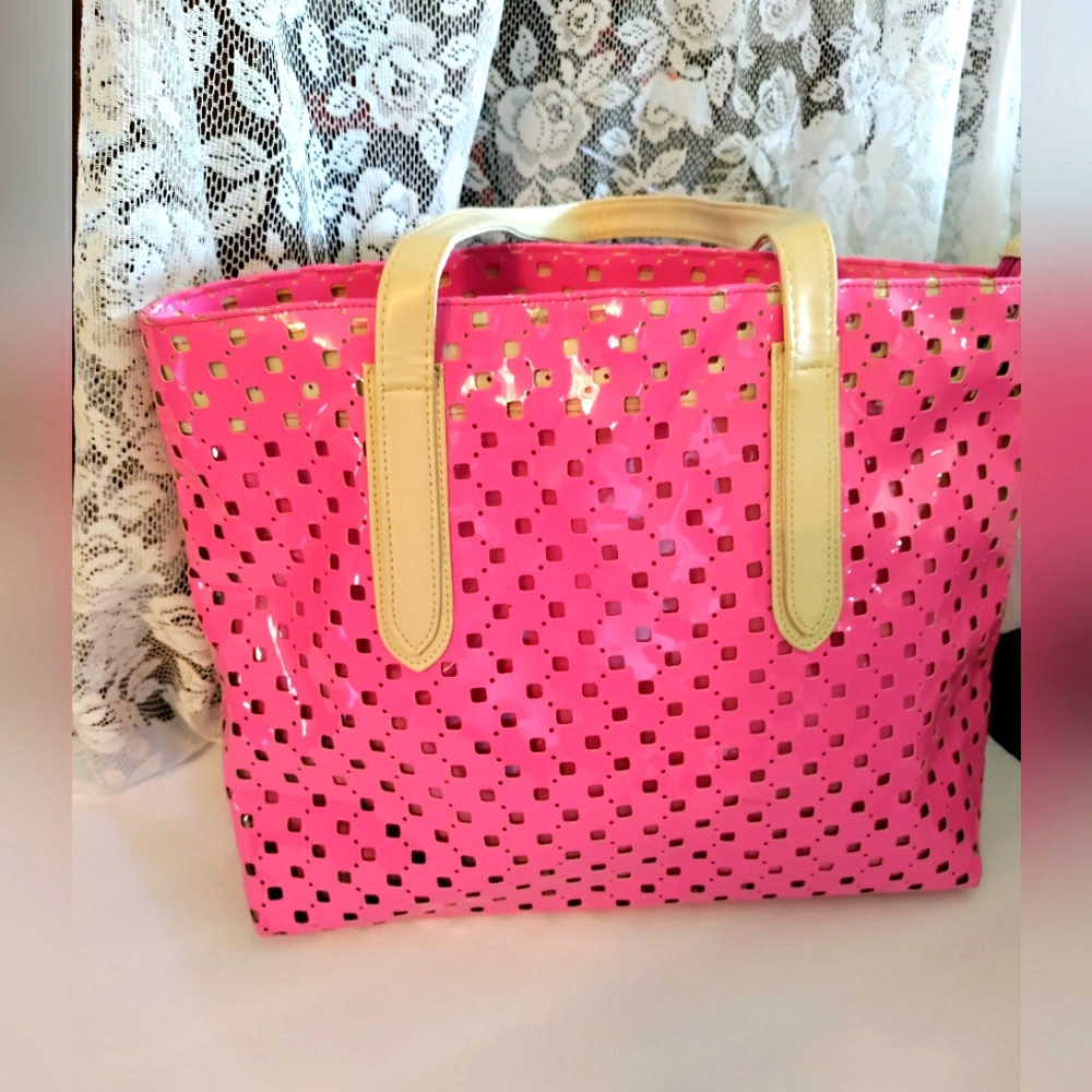 Elizabeth Arden Barbie Pink Beach Makeup Tote PVC Bag NWOT